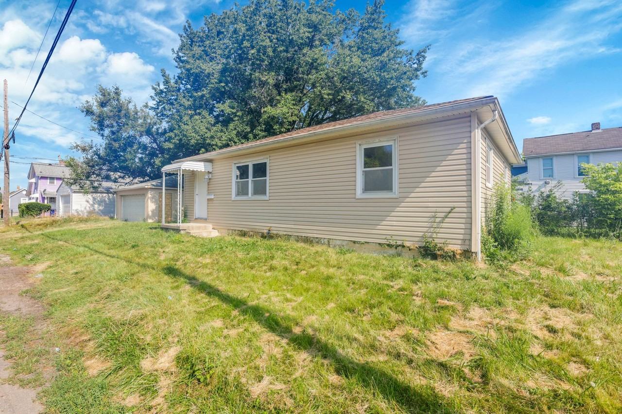 307 S Wheatland Ave - Photo 2 of 29