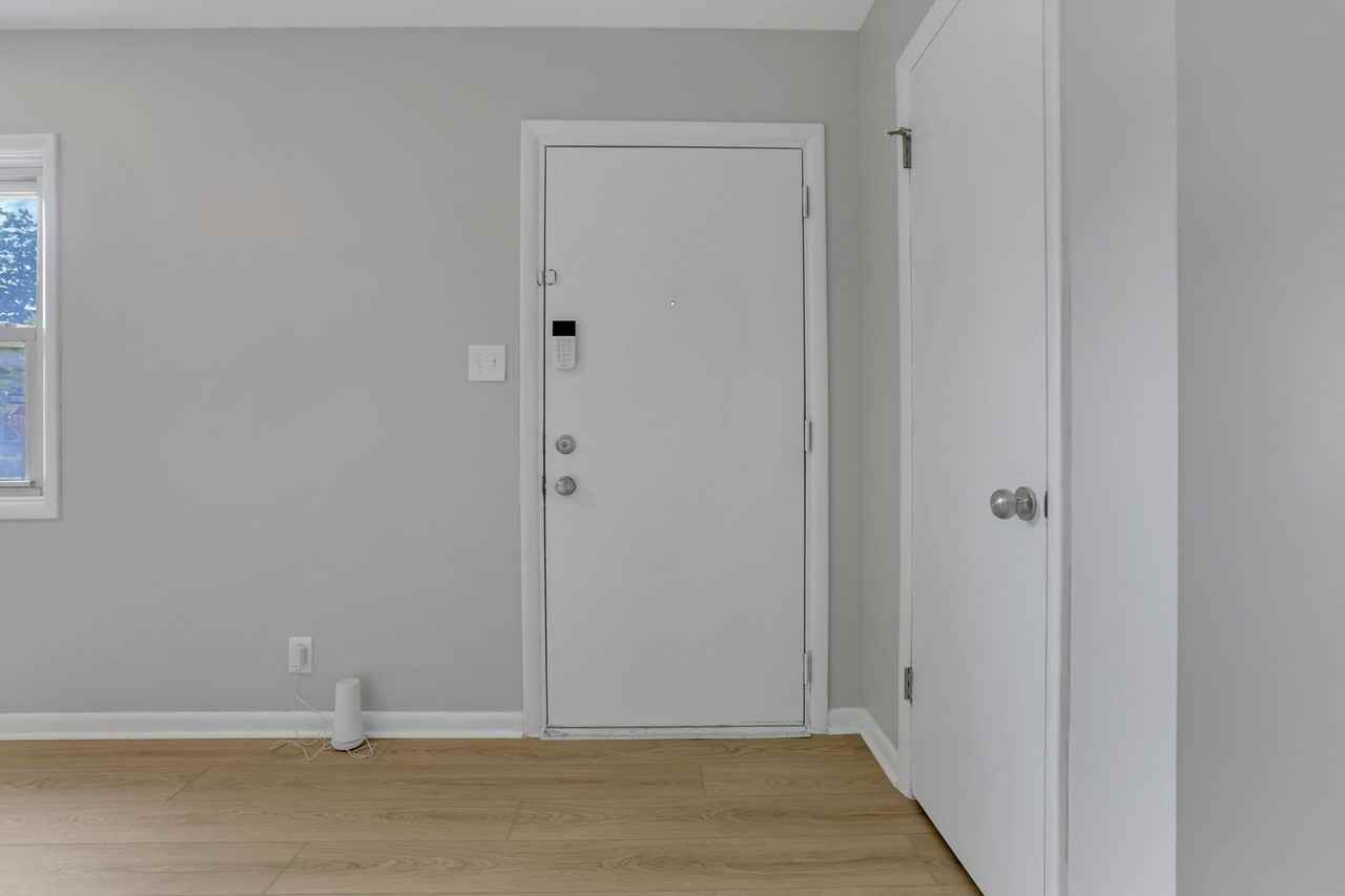 307 S Wheatland Ave - Photo 6 of 29