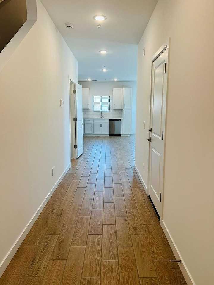 28021 N 28th Ave - Photo 4 of 20
