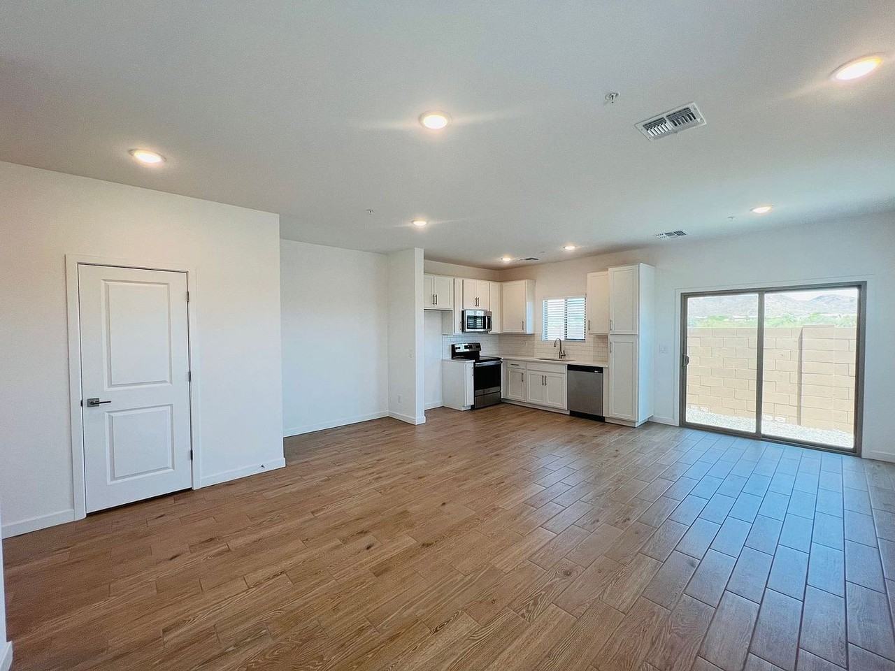 28021 N 28th Ave - Photo 6 of 20