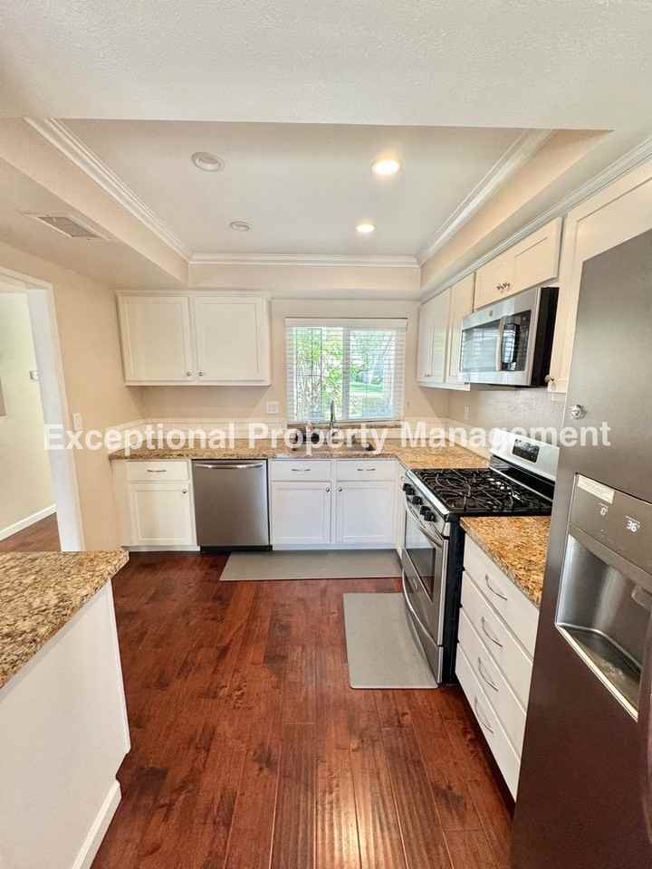 8419 Cedarwood Ln - Photo 6 of 17
