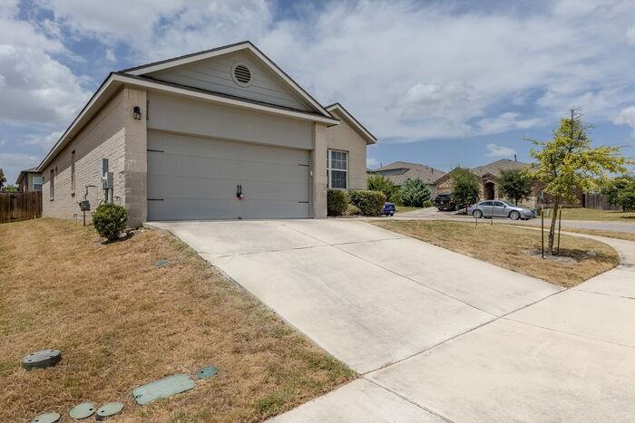 3118 Blantyre Bnd - Photo 3 of 25