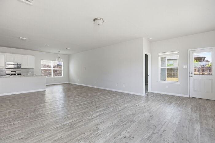 3118 Blantyre Bnd - Photo 5 of 25