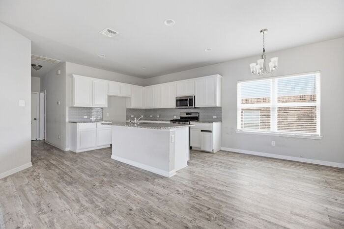 3118 Blantyre Bnd - Photo 7 of 25