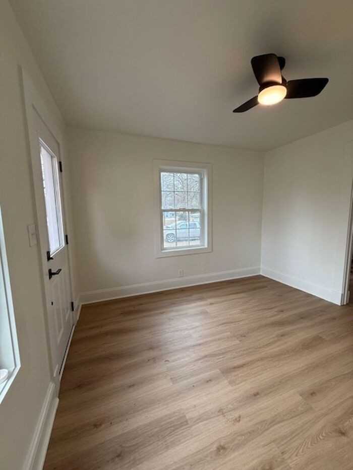 103 Broughton St - Photo 3 of 15