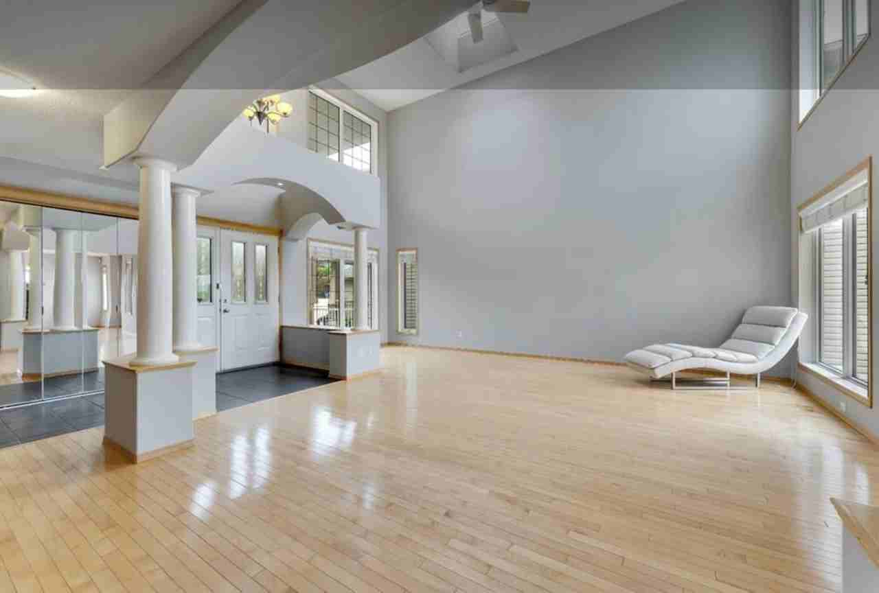 77 Cresthaven View Sw - Photo 6 of 50