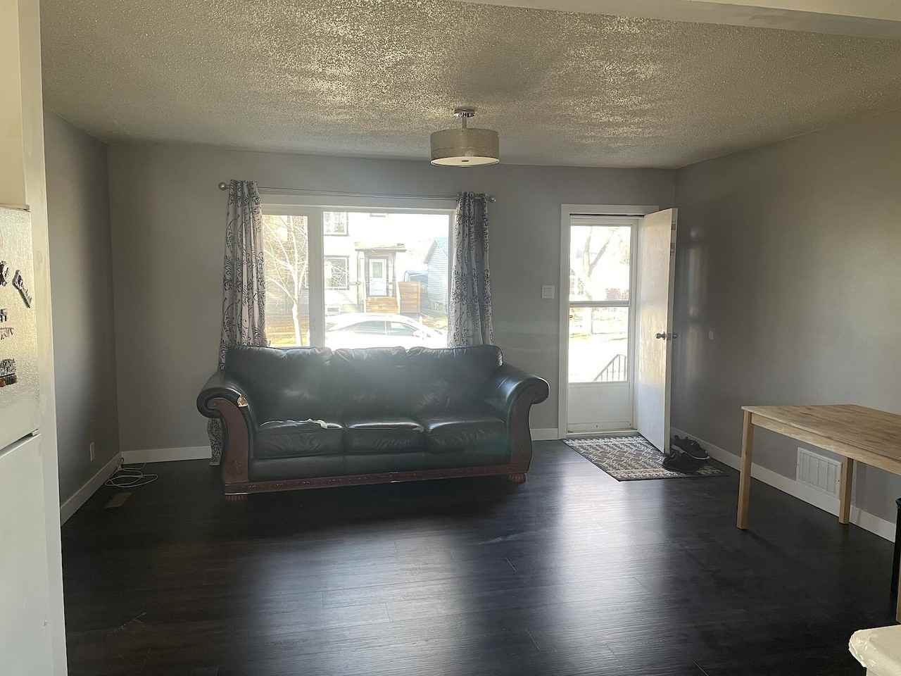 12117 44 St Nw - Photo 3 of 12