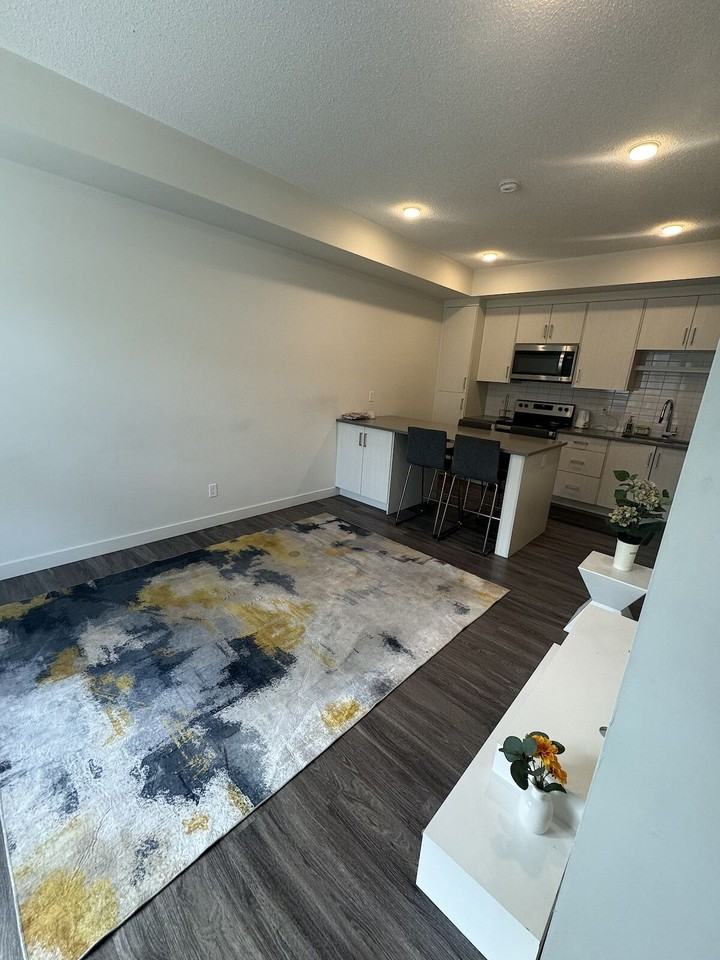 100 Walgrove Crt Se - Photo 5 of 27