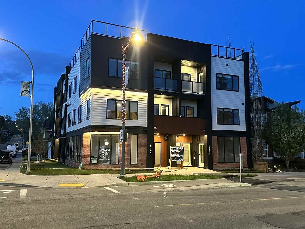 1904 47 St Nw - Photo 2 of 23