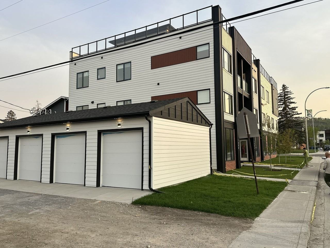 1904 47 St Nw - Photo 5 of 23