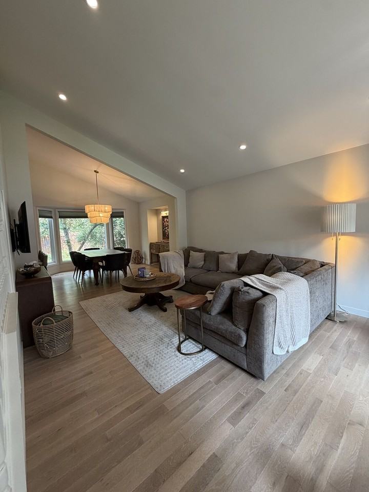 131 Deermoss Cres Se - Photo 3 of 19