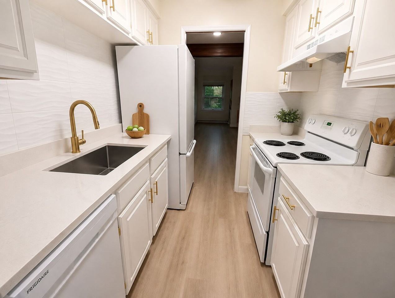 10453 24 Ave Nw - Photo 3 of 17