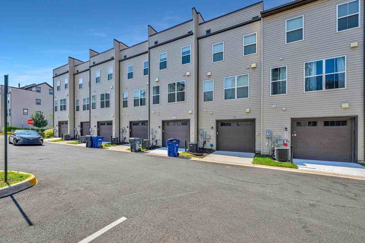 2820 Dart Dr #NA - Photo 3 of 31