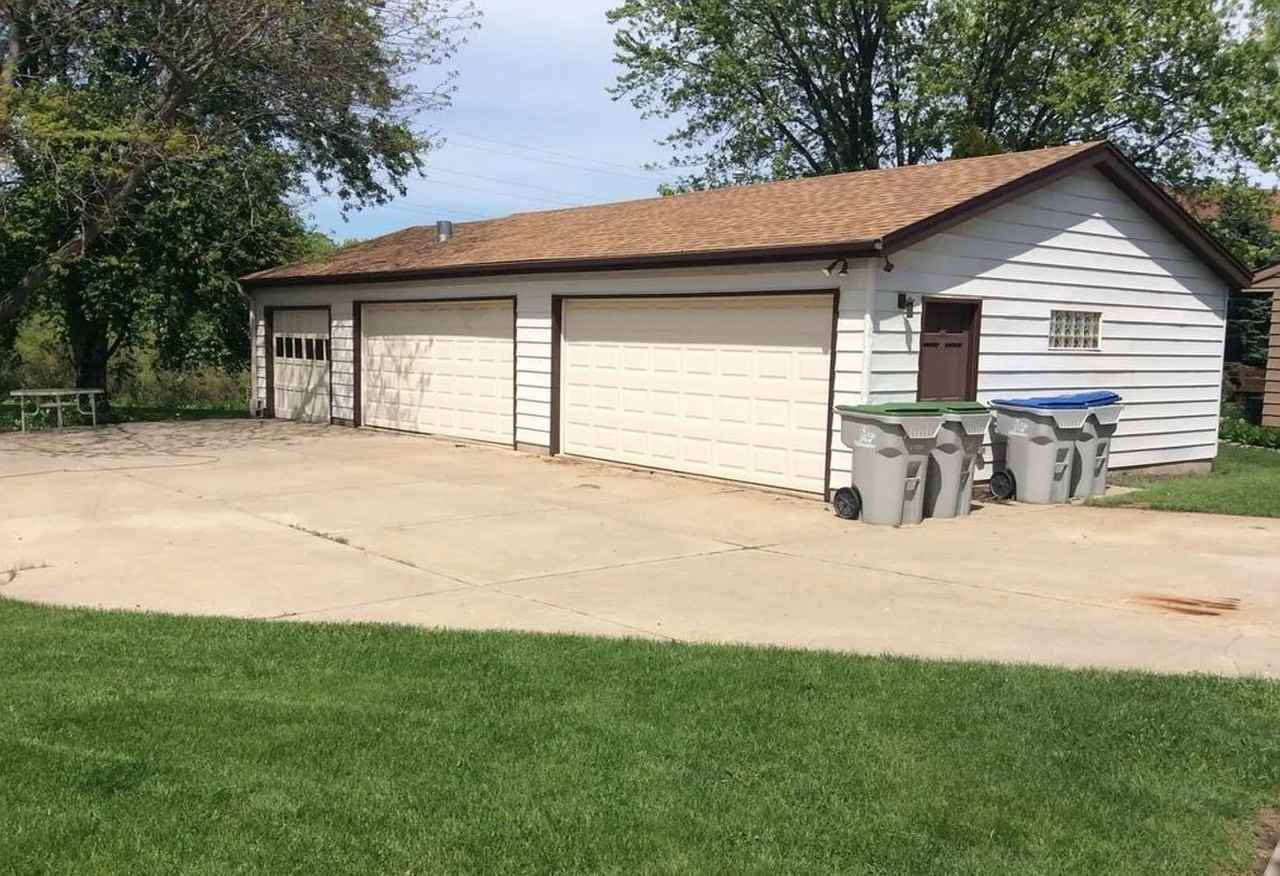 1504 W Plainfield Ave #1504 - Photo 5 of 6