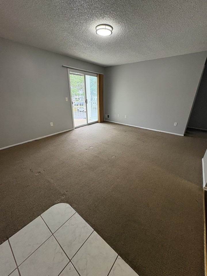 8 Arapaho Pl #8 - Photo 2 of 16
