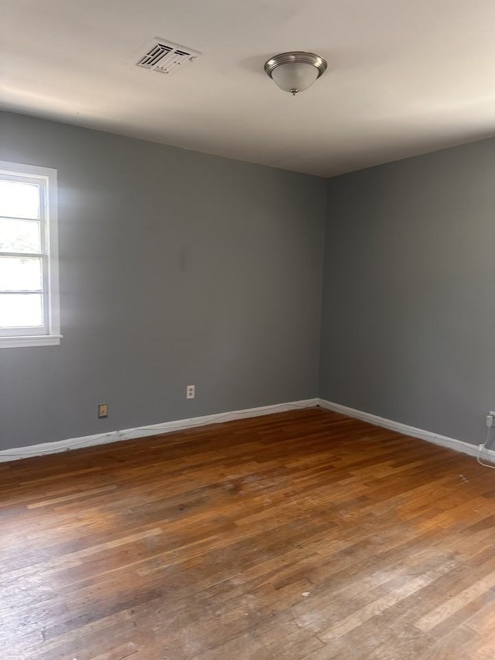 3437 Suwanee Dr #NA - Photo 6 of 10