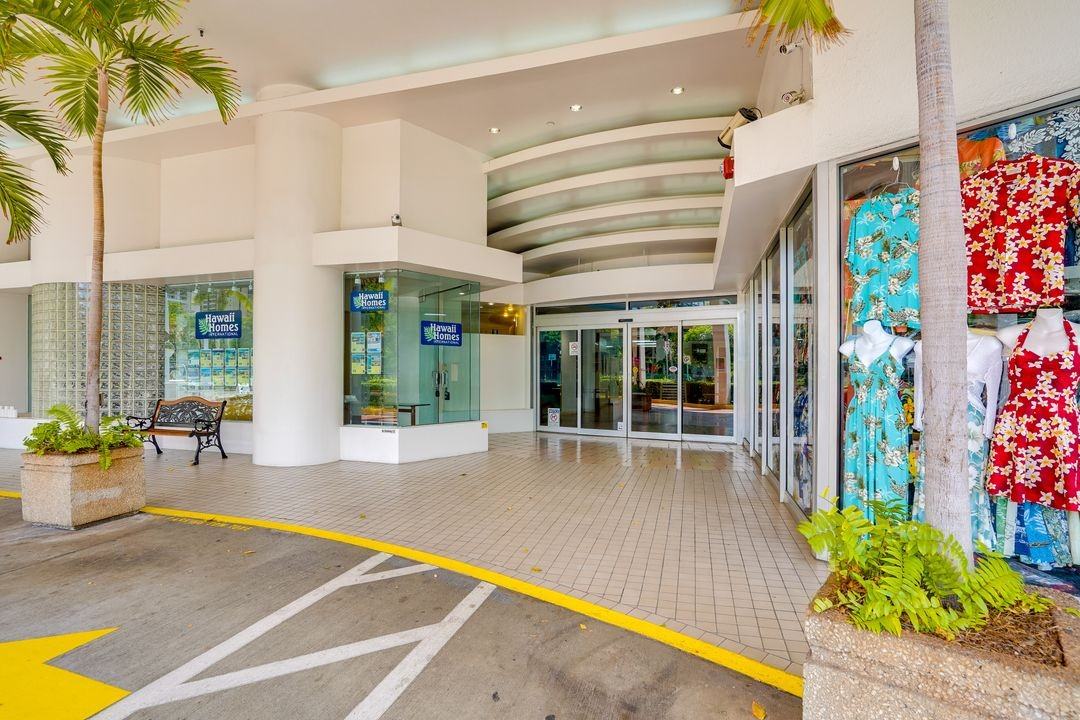 1920 Ala Moana Blvd #1702 - Photo 3 of 16