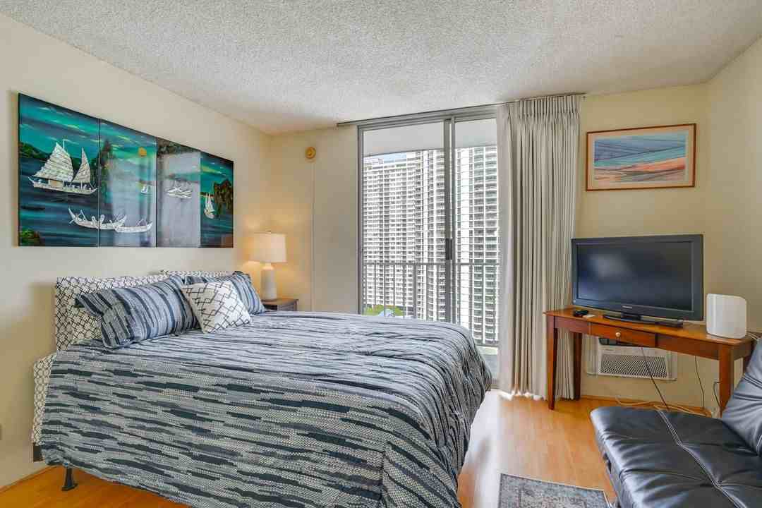 1920 Ala Moana Blvd #1702 - Photo 4 of 16