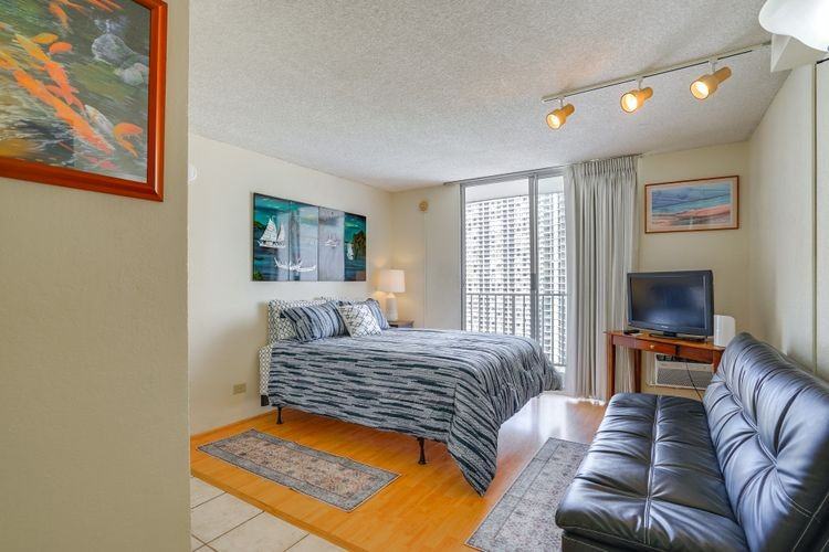 1920 Ala Moana Blvd #1702 - Photo 6 of 16
