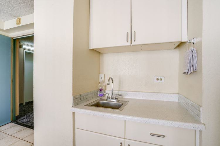 1920 Ala Moana Blvd #1702 - Photo 7 of 16