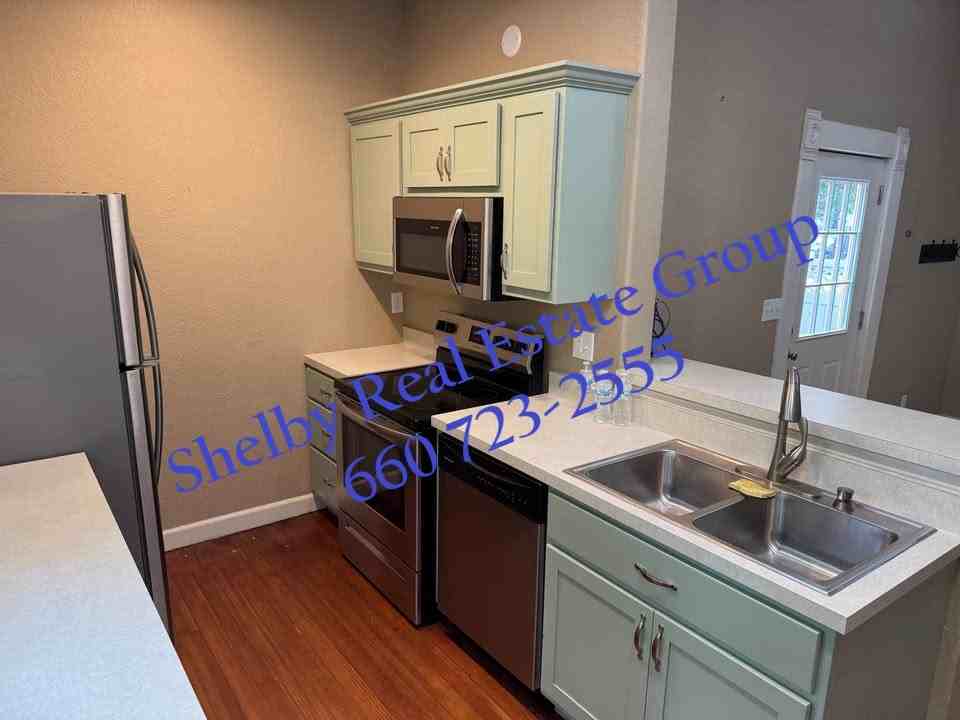 201 S Hickory St #NA - Photo 2 of 24