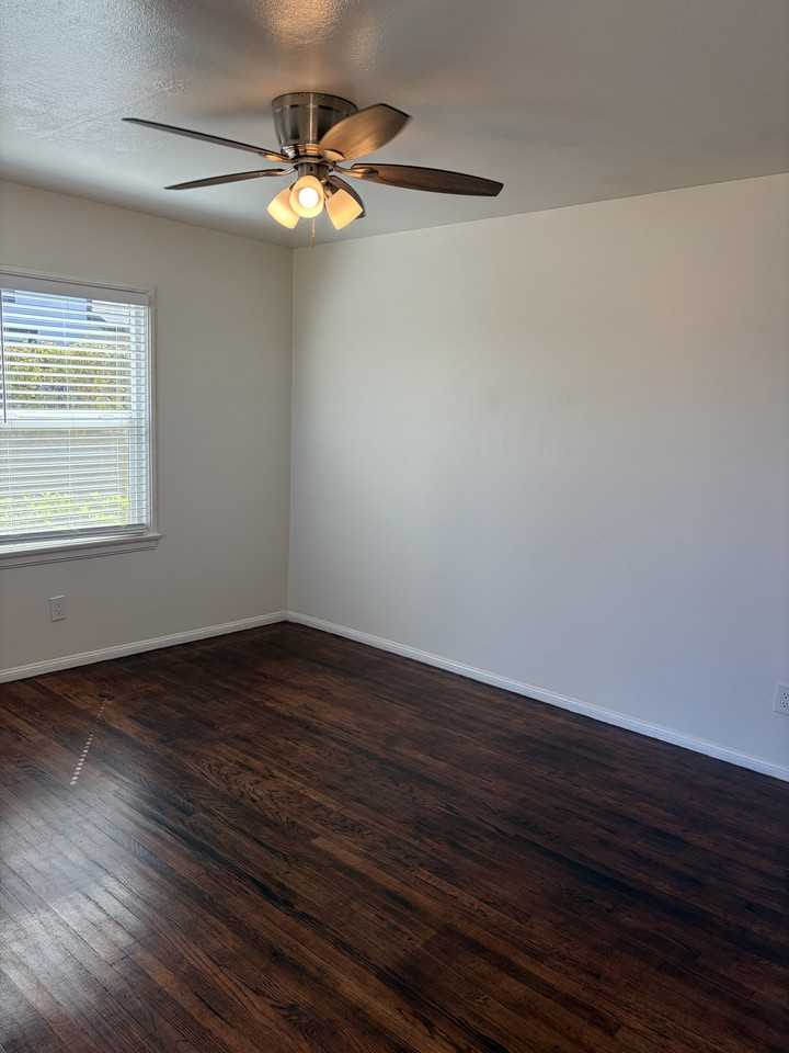 582 Mcintosh St #NA - Photo 3 of 19