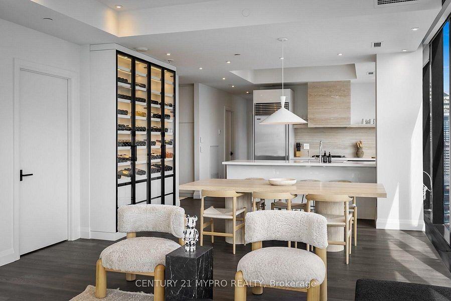 224 King Street West #3603 - Photo 2 of 24