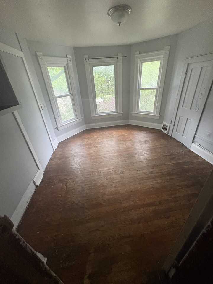710 Kirkwood Ave #710-1-2 - Photo 4 of 14