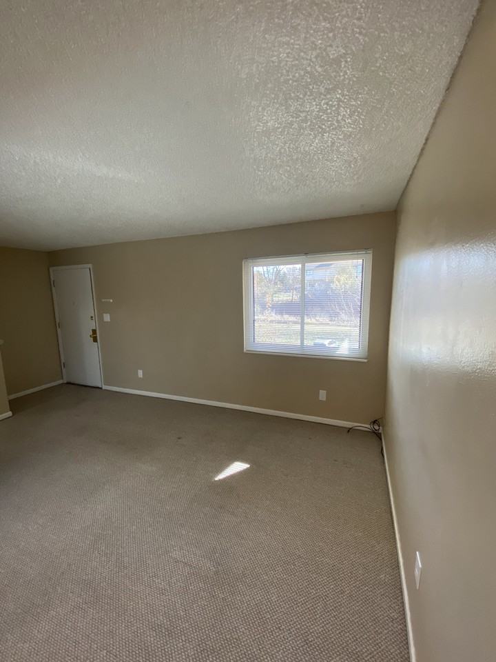 1705 Heatheridge Rd #F201 - Photo 4 of 24