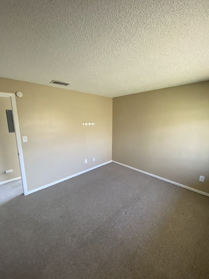 1705 Heatheridge Rd #F201 - Photo 7 of 24