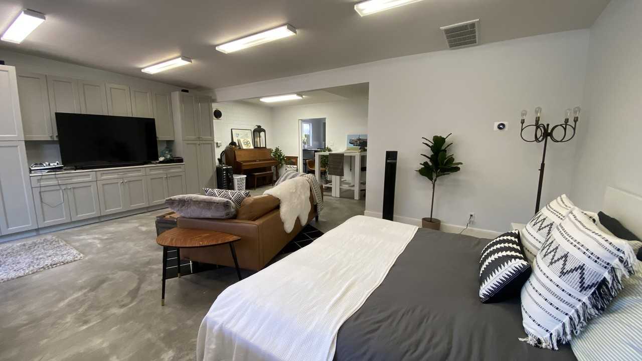 1102 Morena Boulevard - Photo 3 of 10