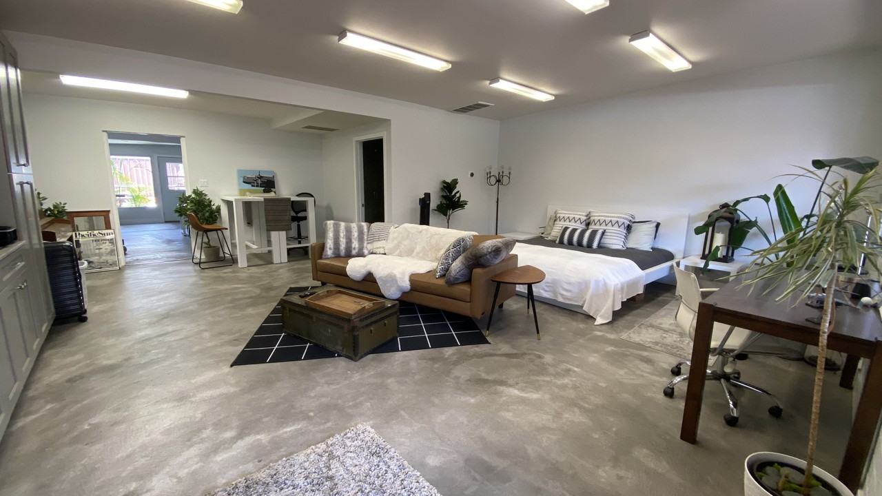 1102 Morena Boulevard - Photo 6 of 10