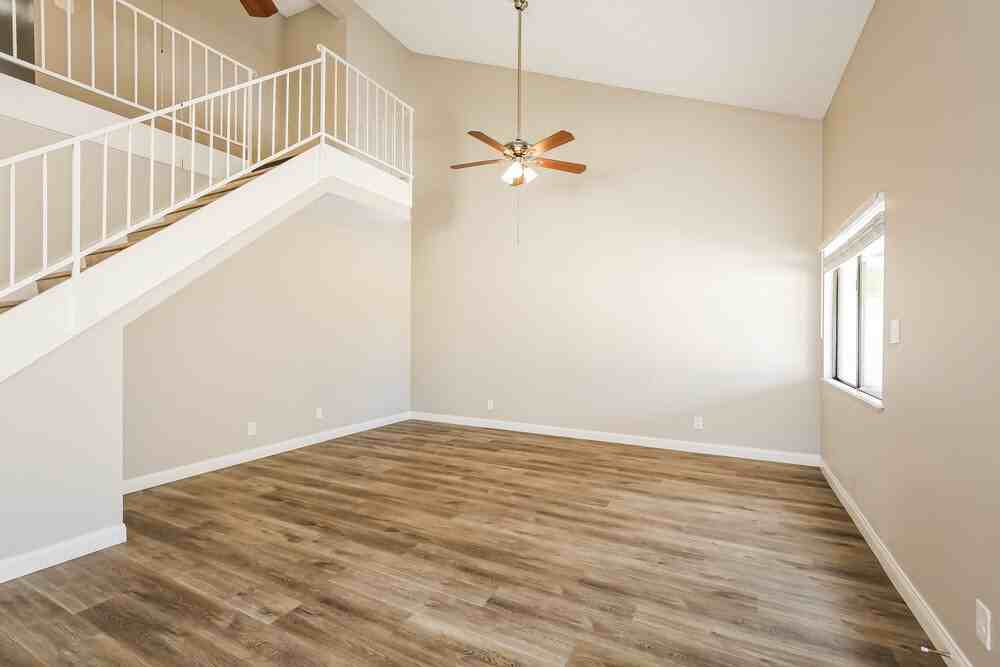 7800 Ducharme Ave - Photo 5 of 17
