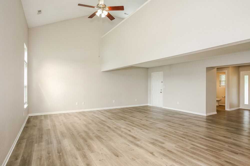 109 Lockerbie Ln - Photo 5 of 17