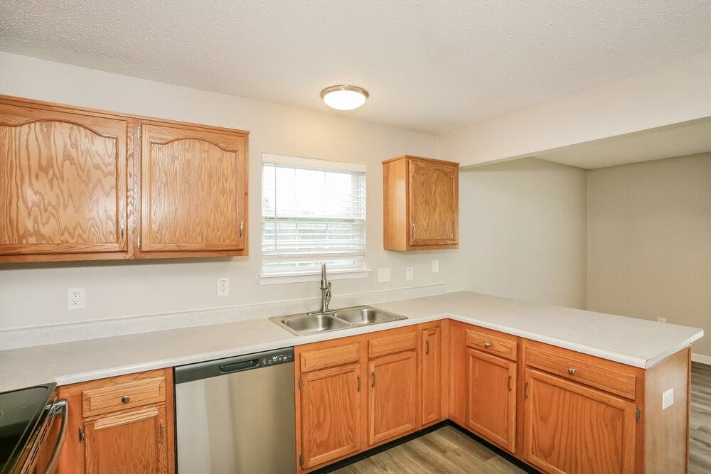 109 Lockerbie Ln - Photo 7 of 17
