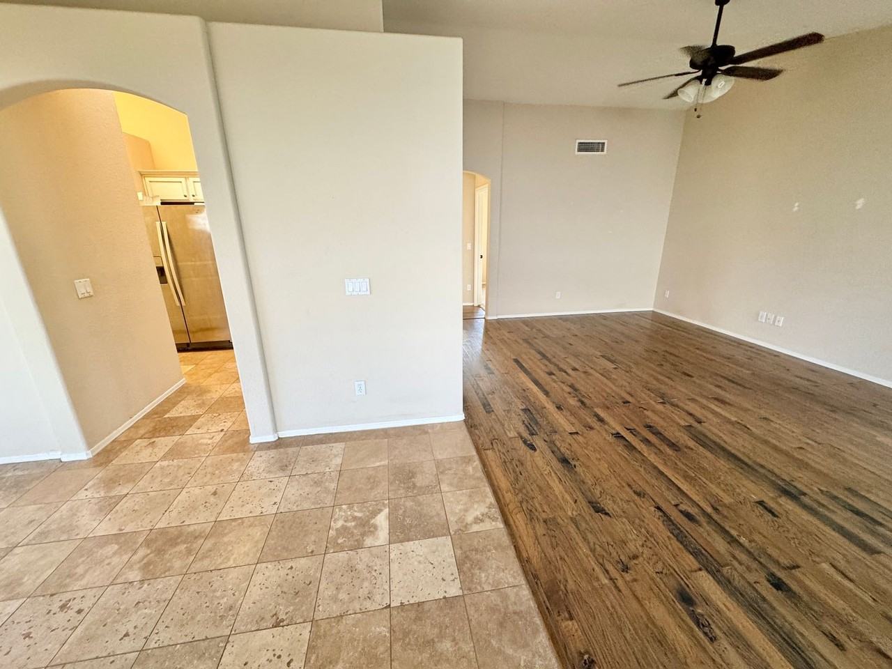 102 W Gail Dr - Photo 3 of 32