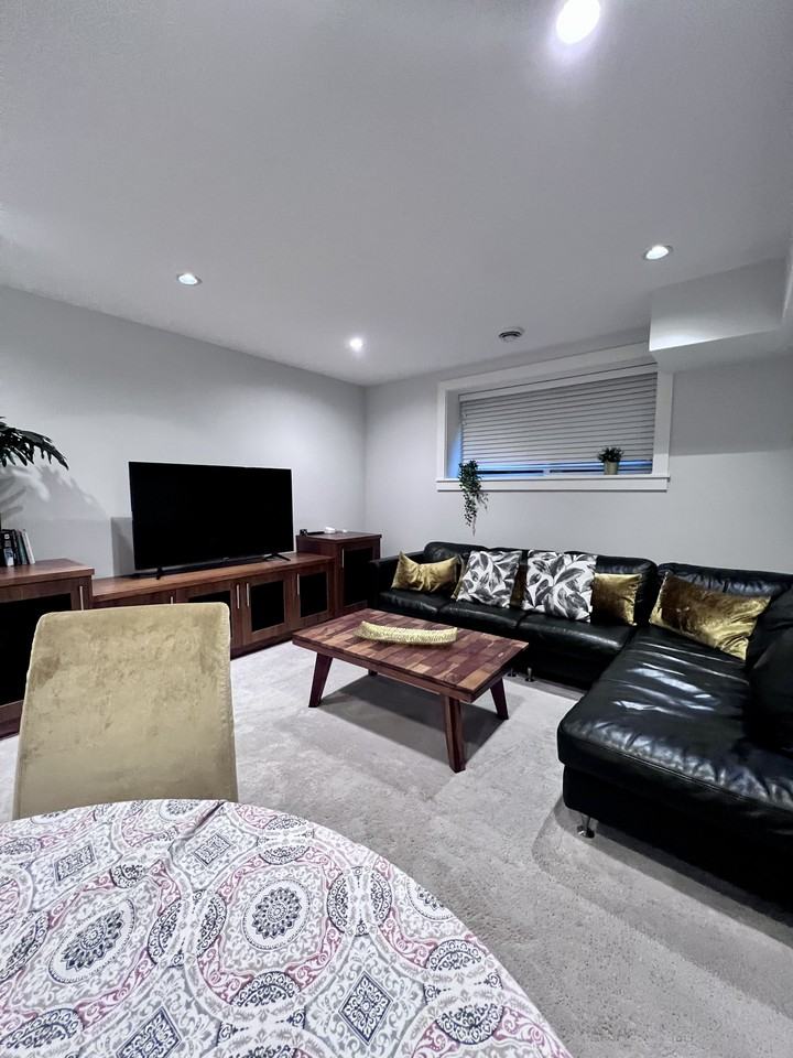 747 East 12th Street #2 - Photo 3 of 9