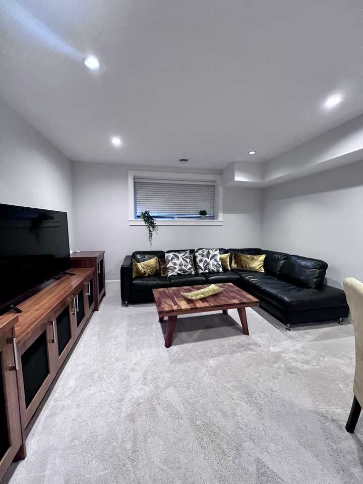 747 East 12th Street #2 - Photo 4 of 9