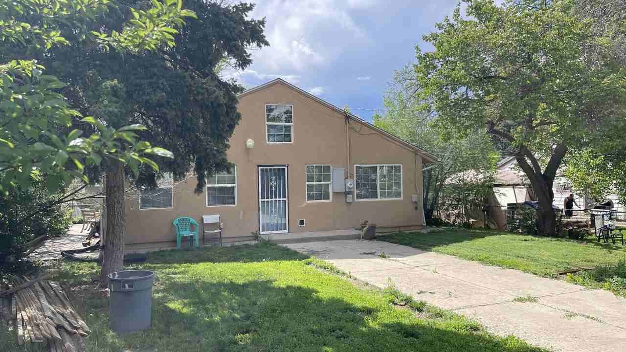 810 Lowell Blvd - Photo 2 of 35