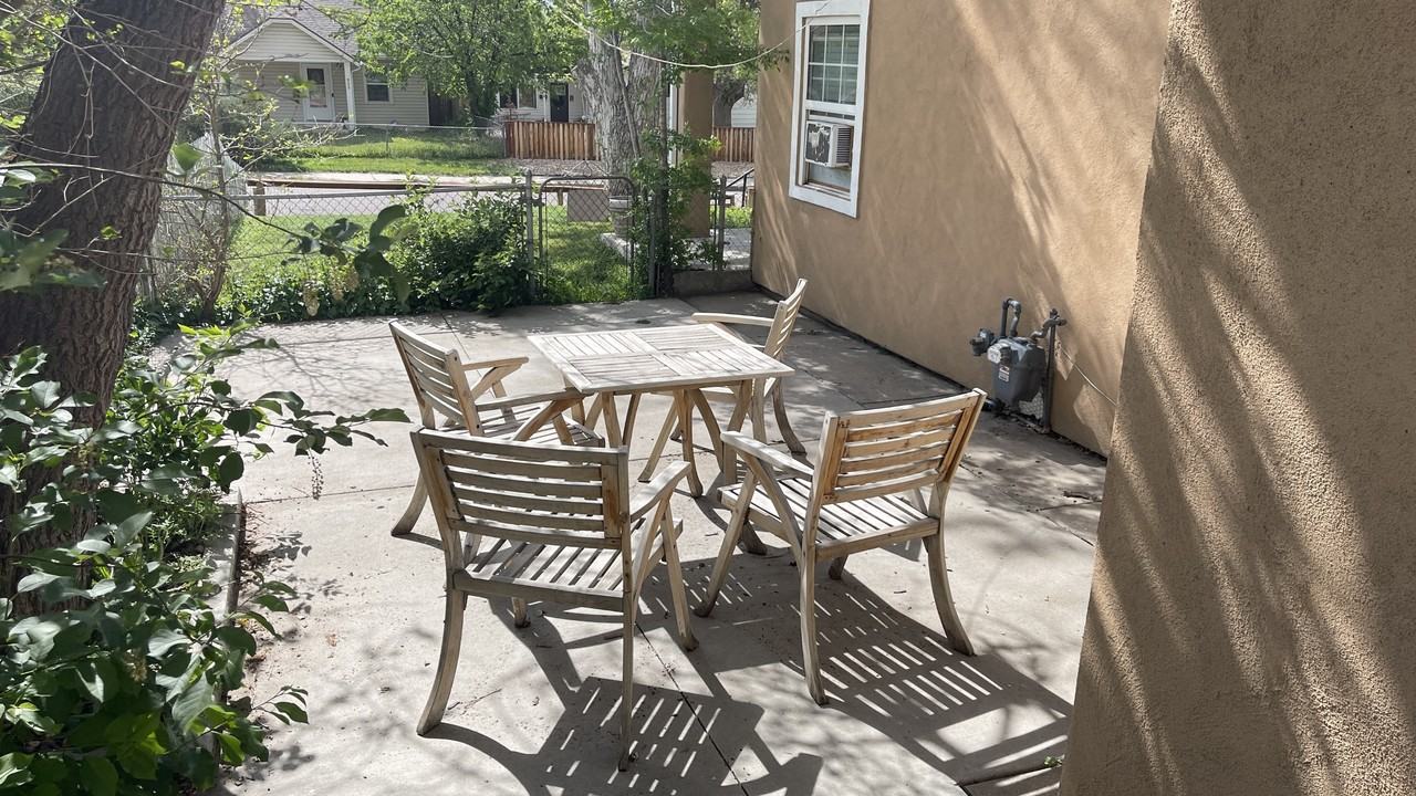 810 Lowell Blvd - Photo 6 of 35
