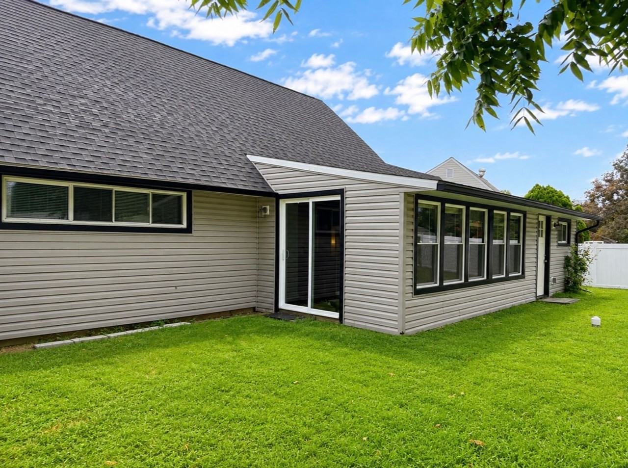 6 Roundwood Ln - Photo 2 of 17