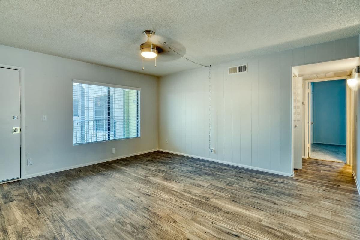 1737 W Missouri Ave - Photo 7 of 19