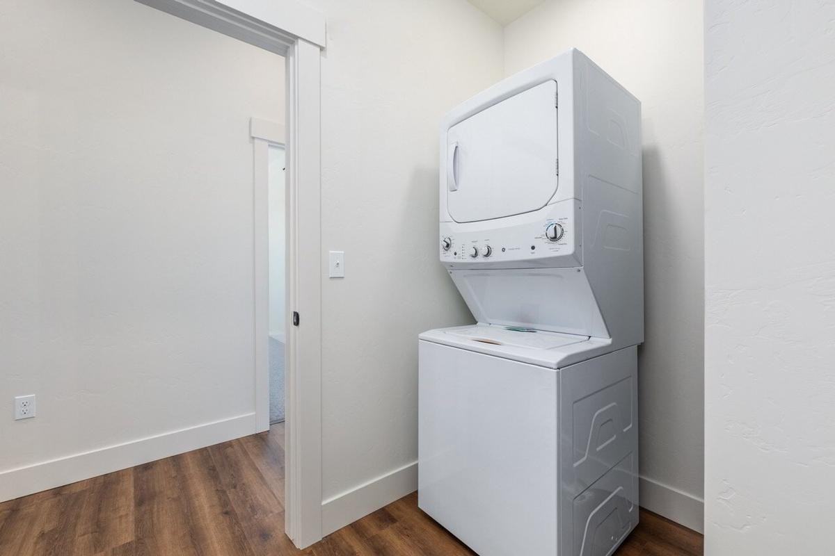 301 S Calhoun Pl - Photo 4 of 50