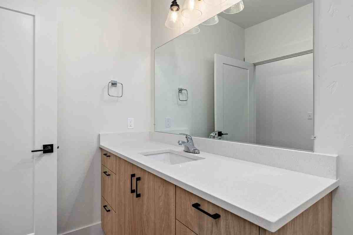 301 S Calhoun Pl - Photo 6 of 50