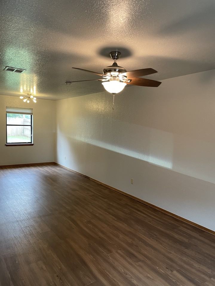 110 N Baumann Ave #1 - Photo 4 of 21