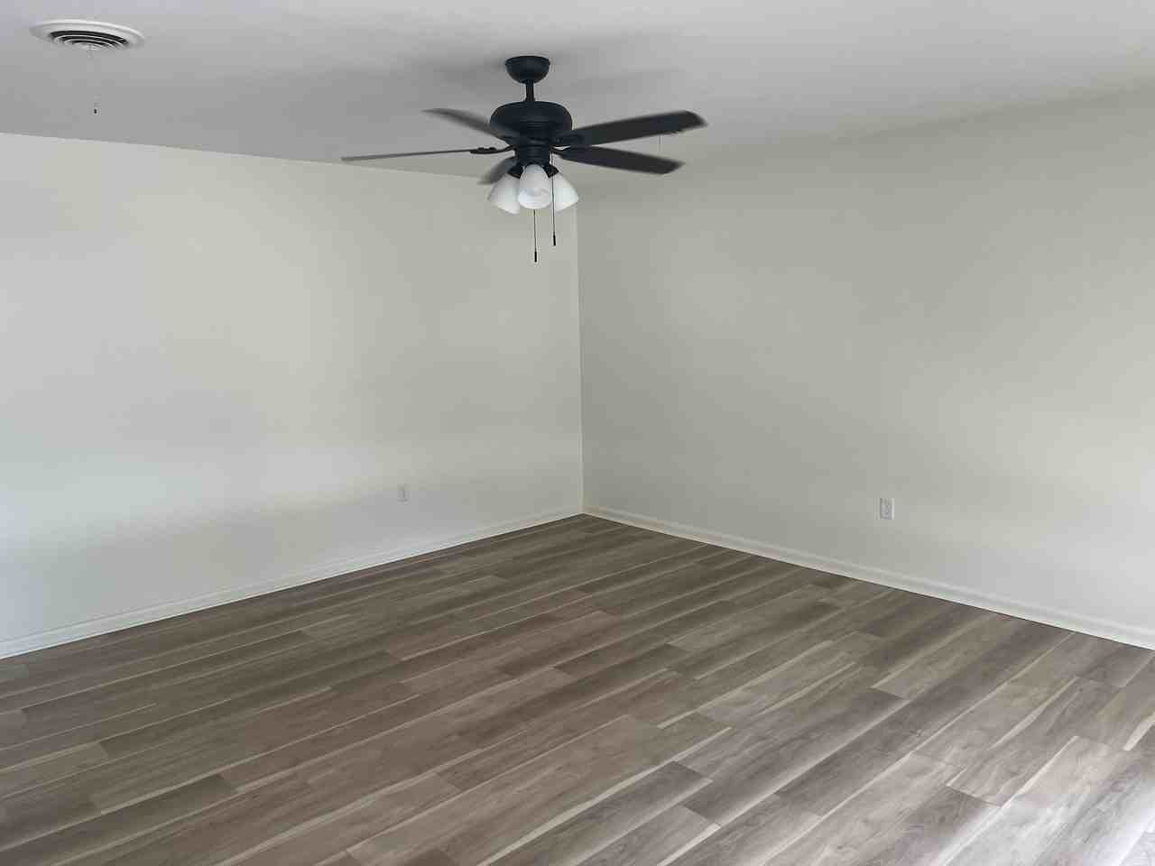 13 Meadowbrook Dr #1 - Photo 3 of 11