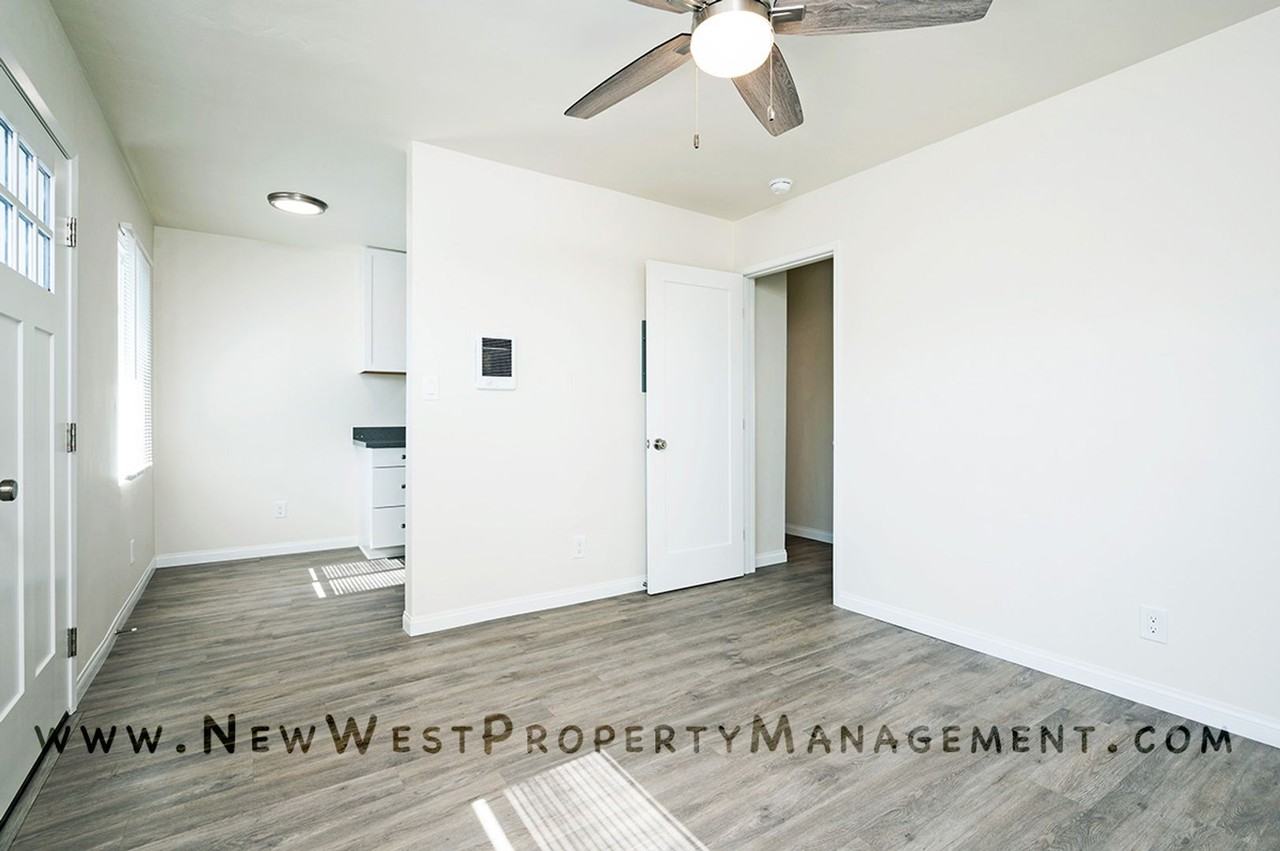 557 22nd St - Photo 7 of 15