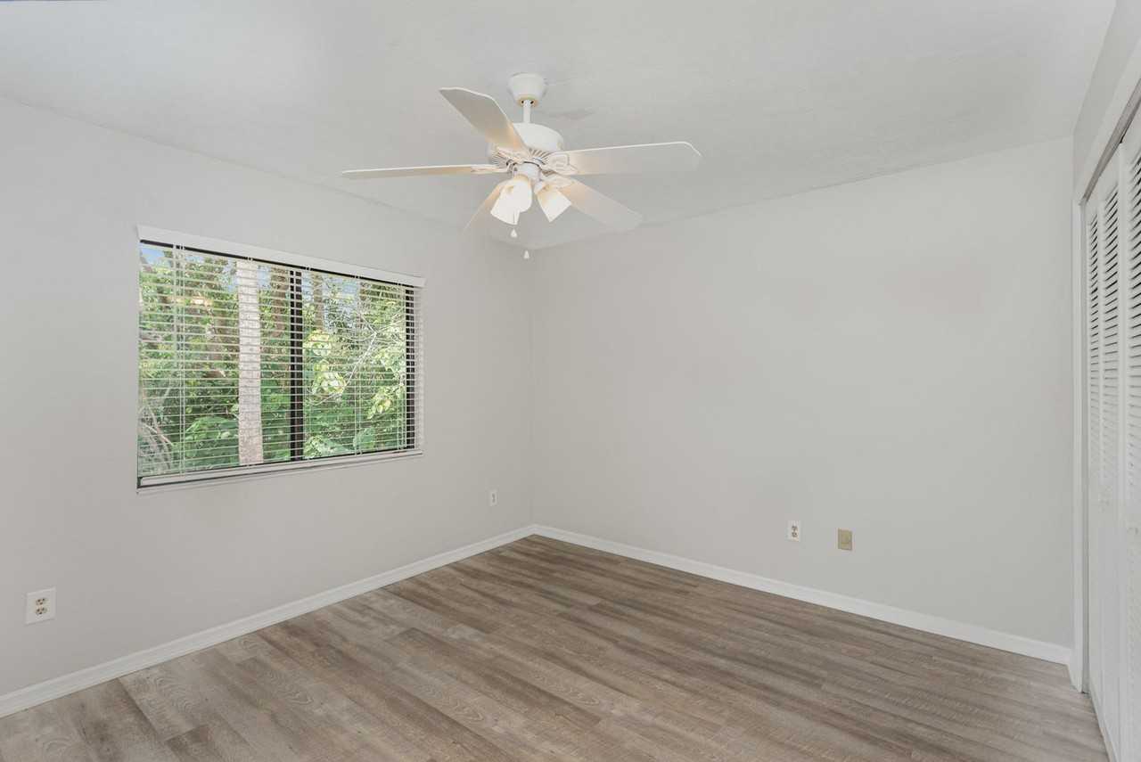 2620 Redwood Ave - Photo 7 of 15