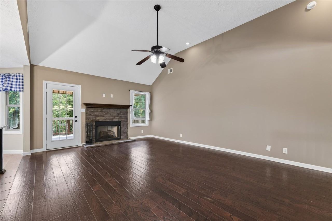 2973 Mcmanus Cir - Photo 5 of 45