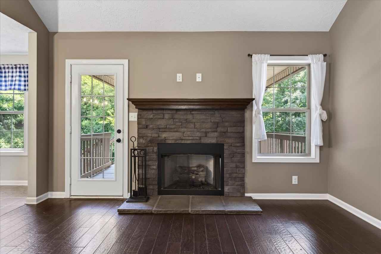 2973 Mcmanus Cir - Photo 7 of 45